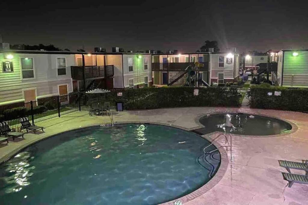 Beautiful/Spacious 2 Bedroom Houston Near Galleria Extérieur photo