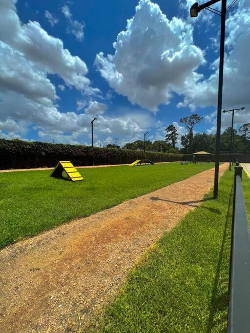 Beautiful/Spacious 2 Bedroom Houston Near Galleria Extérieur photo